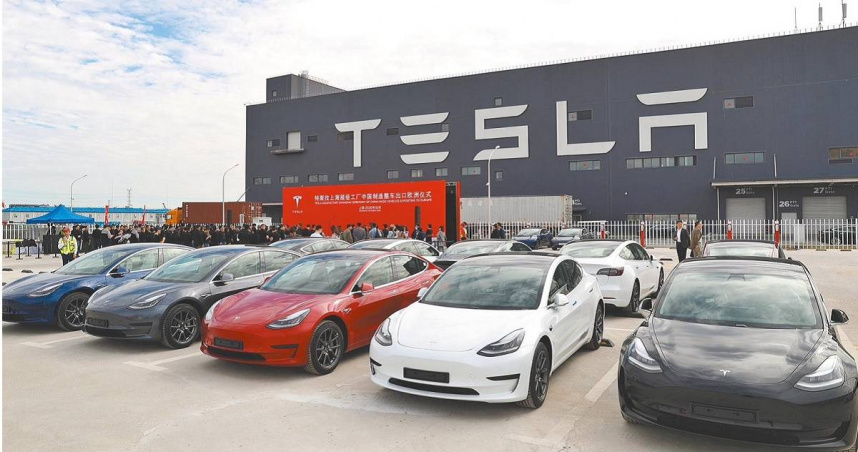 台灣特斯拉27日針對在台灣販售的 Model 3 與 Model Y做出車價調整。（圖／中新社）