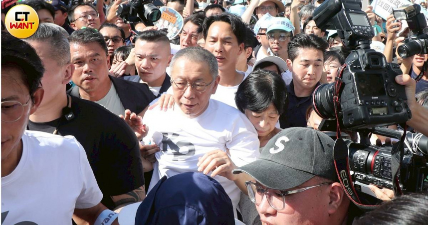 高等法院今日撤銷原裁定，發回台北地院重新開庭。（圖／黃耀徵攝）