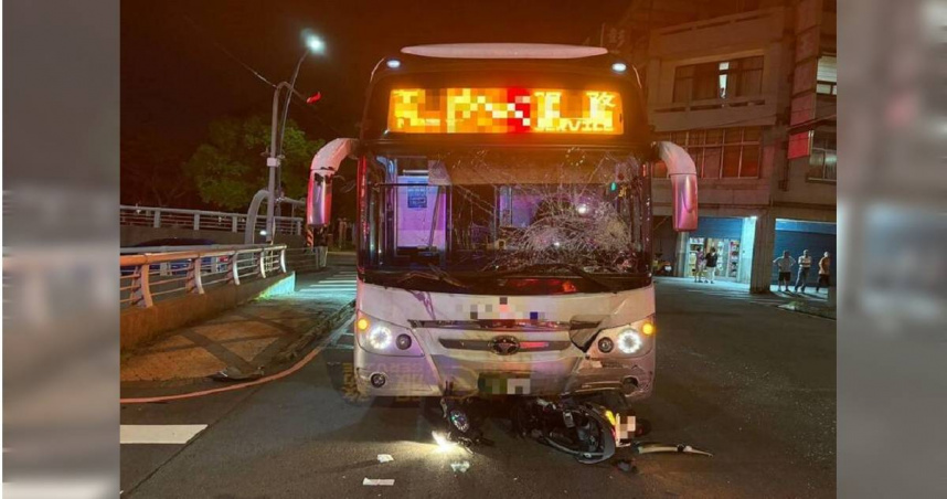 苗栗24日晚間發生一起死亡車禍。（圖／翻攝畫面）