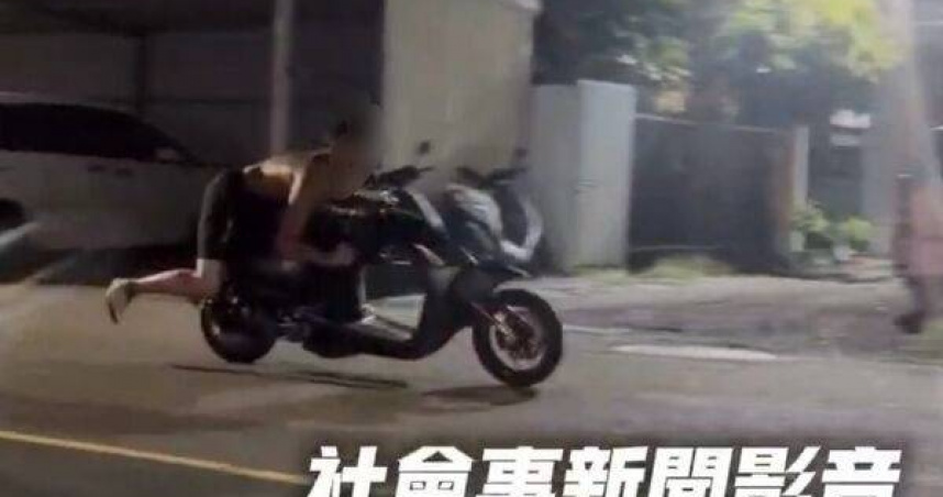 男子改裝電動車逆向蛇行遭罰。（圖／翻攝畫面）