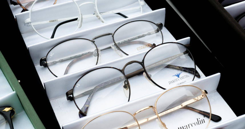 台南一家眼鏡行因販售已裝上鏡架的鏡片產品遭開罰。（示意圖／Pexels）