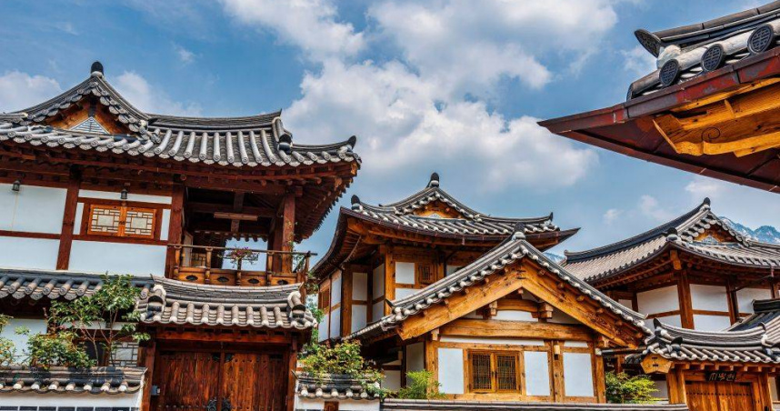 韓國北漢山山腳下的唯美恩平韓屋村，旅展購買相關行程，第二人折2,000元。（圖／易飛旅遊提供）
