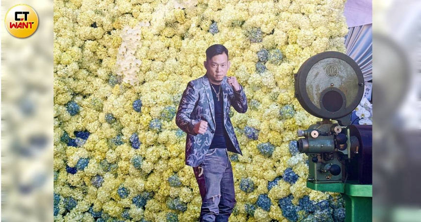 顏正國告別式今早於板橋殯儀館舉行。（圖／蘇聖倫攝）