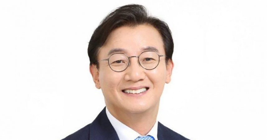 現任南韓海洋水產部部長田載秀。（圖／翻攝自Facebook／전재수）