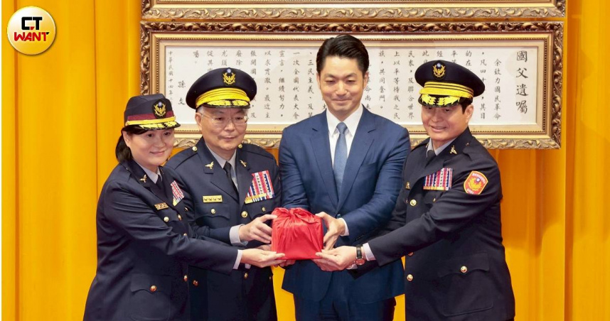 林炎田接任台北市警局局長，強調將會以身作則，「天道會酬勤」。（圖／黃耀徵攝）