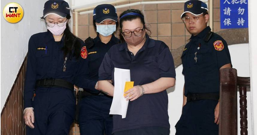 心碎警察節！所長遭女毒蟲拖行殞命　遺孀現身高院淚崩：兒一直問爸爸在哪
