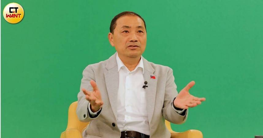 侯友宜聲援蔣萬安，籲勿讓未成年孩子捲入政治攻防。（圖／方萬民攝）
