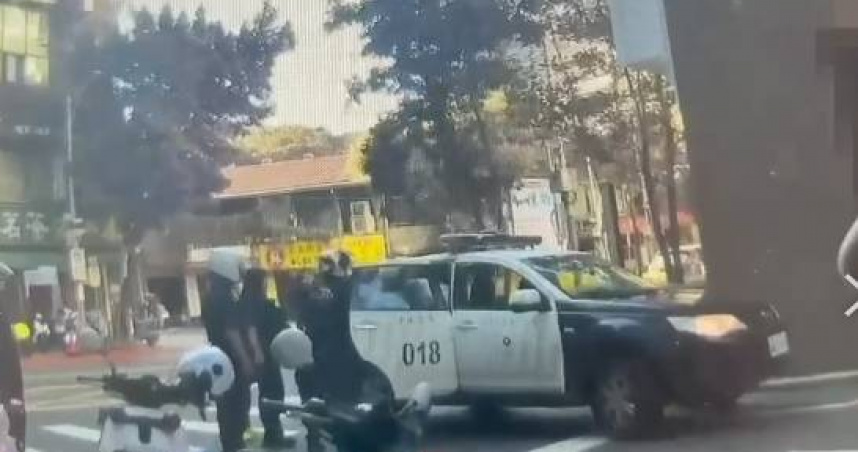 誤認路人在叫囂！醉男持辣椒槍攻擊　警壓制全逮捕