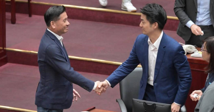 戴錫欽說，特別要向不分黨派、全力以赴的議員同仁致上最高敬意。（圖／翻攝自戴錫欽臉書）