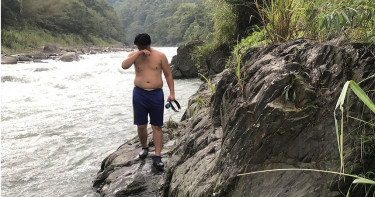 落水失蹤第4天 烏來男童託夢姑姑:我卡在2塊大石頭底