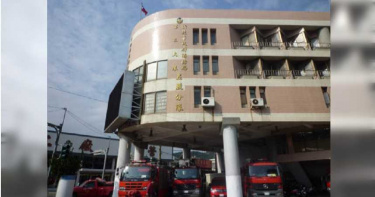 高溫曬昏跌落橋下水溝 6旬男命大被消防員路過發現