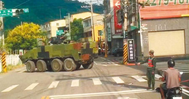 雲豹甲車轉7次才過彎 網批「這種國軍怎麼打仗」