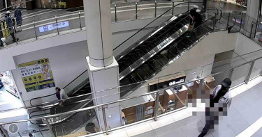 林口三井Outlet驚見遛鳥俠 隔日再現蹤遭警帶回