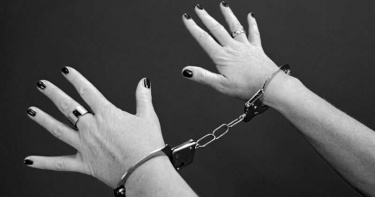 性侵2女被關!他變性到一半「根部沒切」就轉女監 見獄友太性感又硬上