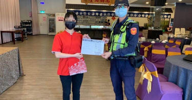 警方為保護民眾行的安全，將持續精進取締與防範措施，除了強力取締酒駕外，同時結合鄰里活動加強交通安全宣導。（民眾提供／盧金足台中傳真）