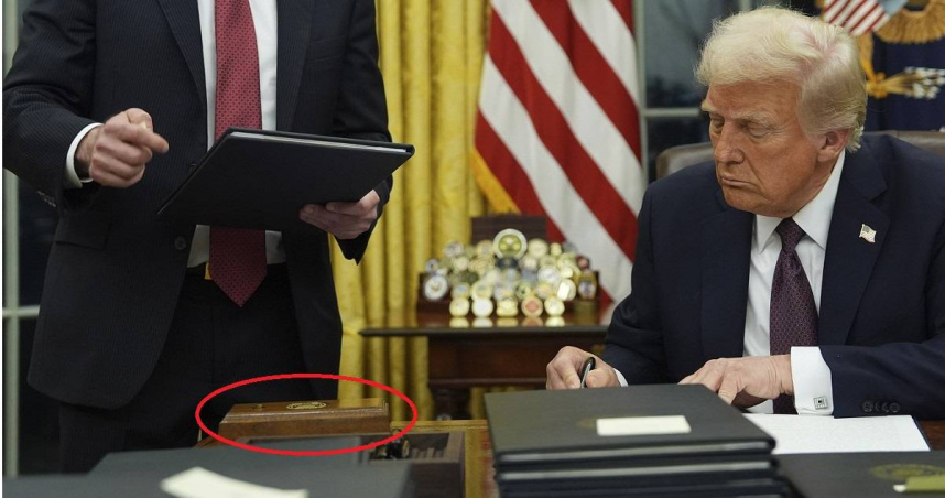 川普重返白宮，裝在木盒的「紅色按鈕」也回歸。（圖／達志／美聯社）