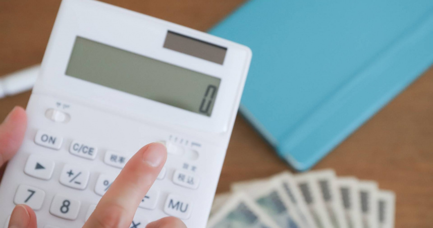 報稅季節將至，民眾若有發現自己的薪資收入被公司虛報或多報，應即時辦理更正，以免自身權益受損。（示意圖／翻攝自photoAC）