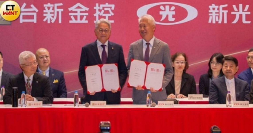 金管會今天宣布同意台新金與新光金合併。（圖／黃威彬攝）