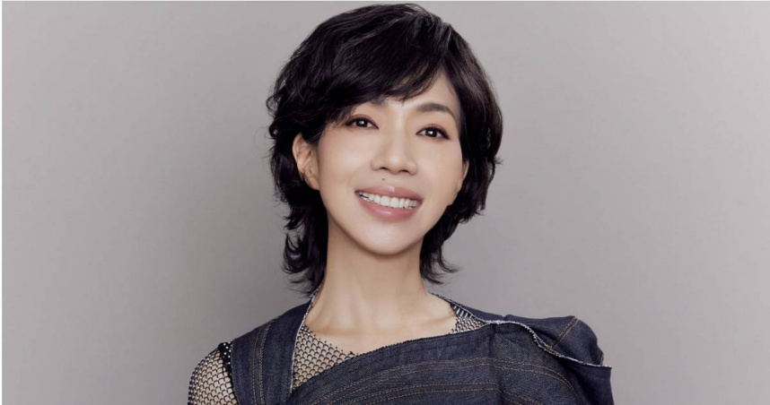 萬芳說自己一直很鍾愛近距離的演出，可以分享歌曲的故事、生活的感受，讓情感交流更靠近。（圖／大賞門文化提供）