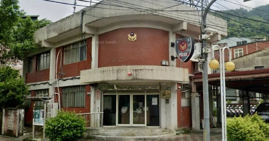 鄭姓男子21日晚間帶著獵槍想去打獵，行經新烏路二段時槍枝意外走火打中其頸部，所幸救治後已無生命危險，警方則已展開調查。（圖／翻攝google map）