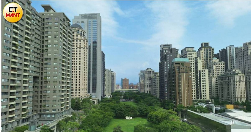 陳志聲表示，台中七期近期出現前幾年低自備成交的預售案以5字頭合約轉讓，因此打擊目前線上正在銷售的6、7字頭預售案，讓預售市場一片死寂。（圖／林榮芳攝）