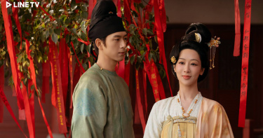 楊紫(右)、李現二搭演出《國色芳華》續集《錦繡芳華》。(圖/LINE TV)