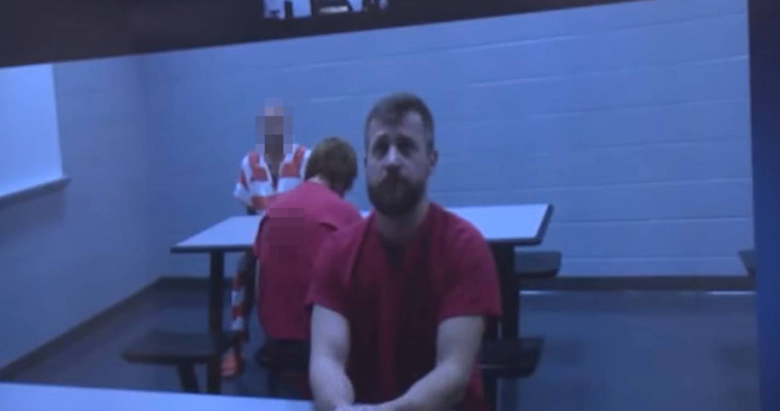 美國實境秀男星麥考利斯特（Tony McCollister），近期因涉嫌多項性犯罪被警方逮捕。（圖／翻攝自YouTube／WLWT）