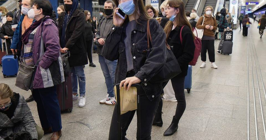 68歲的中村理惠（化名）用繼承的900萬日圓完成環遊世界夢想，回國後卻面臨生活壓力。（示意圖／Pixabay）