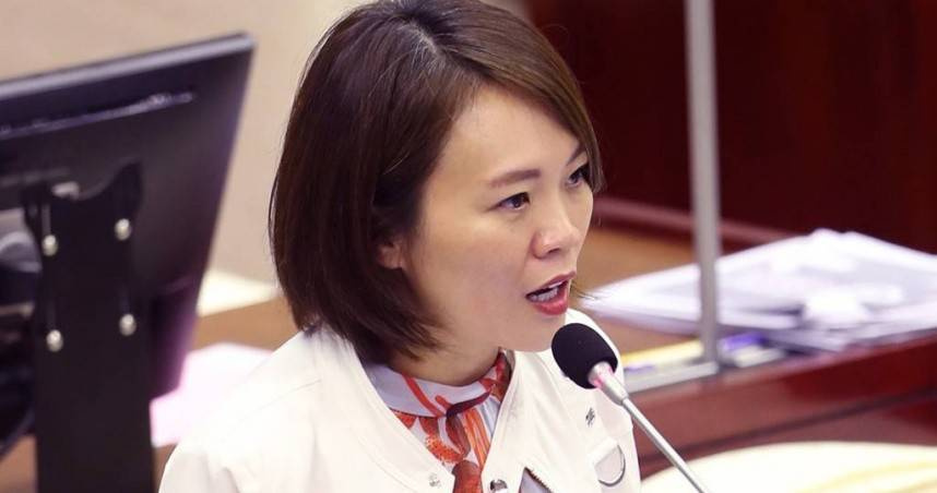 民進黨台北市議員簡舒培質疑，木柵公園旁造價413萬元的公共藝術候車亭《叢生浮嶼》尚未正式啟用及驗收，就出現植栽枯黃與疑似鏽水痕跡，並將矛頭指向前台北市副市長李四川。（圖／報系資料庫）