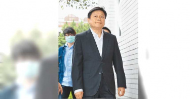 傅崐萁炒股案未宣告褫奪公權 高院:犯行與公務無關