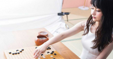 圍棋女神黑嘉嘉學歷曝!他驚「才國中畢業」 內行憑這點打臉:完勝台清交