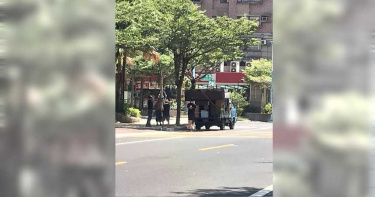 官兵變家僕6/照片會說話! 丁大成鄰居爆:他搬家也叫阿兵哥幫忙