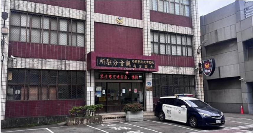 邱男持刀破窗鬧市釀居民恐慌，警方緊急出動。（圖／翻攝畫面）