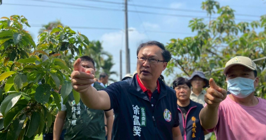 民進黨立委徐富癸21日表示，自己會持續站在第一線，與農民站在一起，爭取該有的支持與補助。（圖／徐富癸辦公室提供）