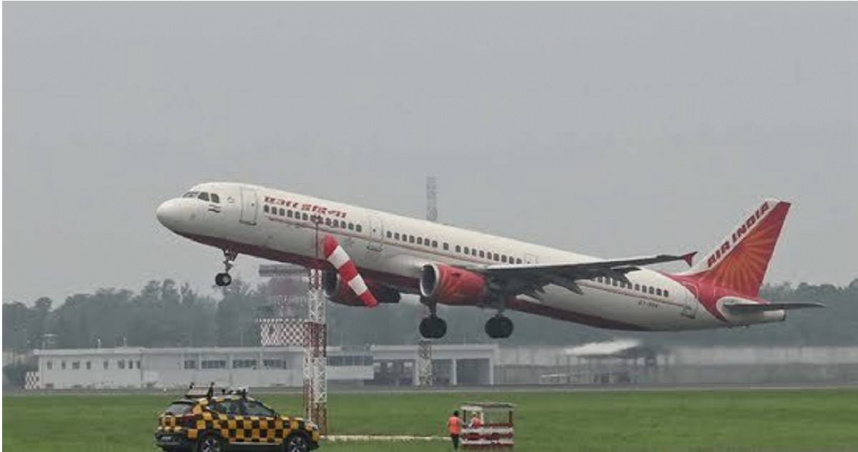 印度航空昨（12日）才剛發生空難事故，釀成逾2百死的悲劇憾事，怎料今（13日）上午又爆意外，印度航空一架AI379班機驚傳收到「炸彈威脅」，導致機上156名乘客全數折返，緊急飛回泰國普吉機場。（圖／擷取自X）