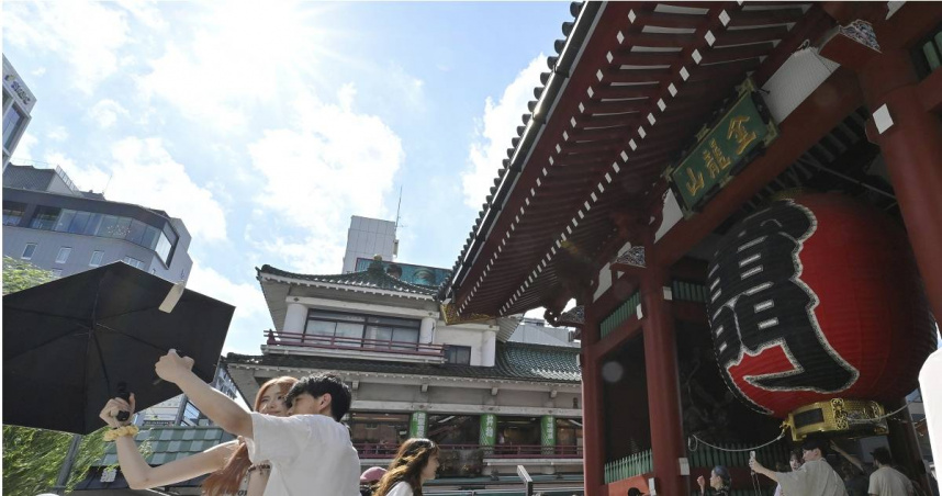 日本40℃以上的「酷暑日」區域有望突破觀測史的紀錄。（圖／達志／美聯社）