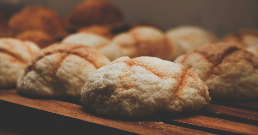 日本一名男童買麵包因為少了5日圓，店員就當他的面把麵包丟到垃圾桶。（示意圖／翻攝自Unsplash）