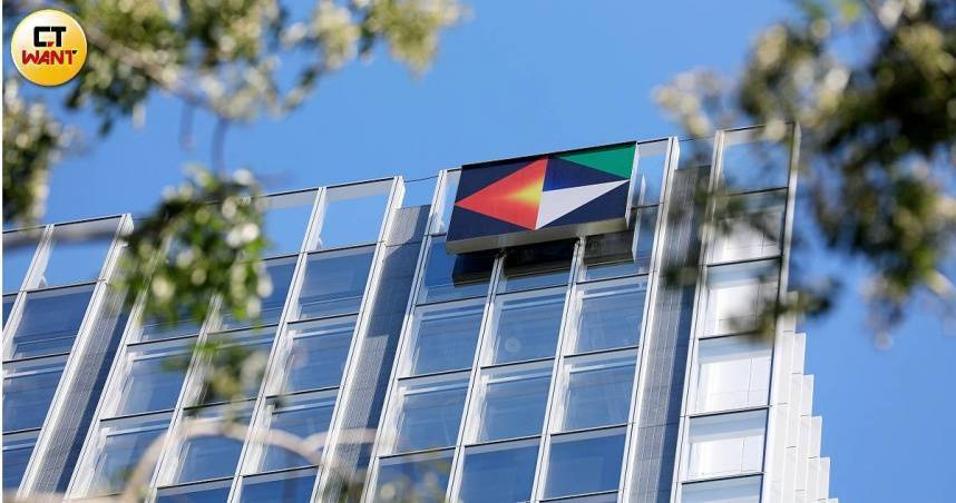 凱基金控2025年上半年獲利54.7億元，每股稅後盈餘EPS達0.29元。（圖／周志龍攝）