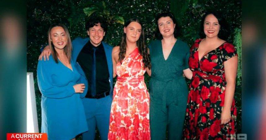 琳黛兒．布布克（右二）透過DNA檢測驚覺擁有77位同父異母手足，呼籲政府建立全國性捐精監管制度。（圖／受訪者提供）