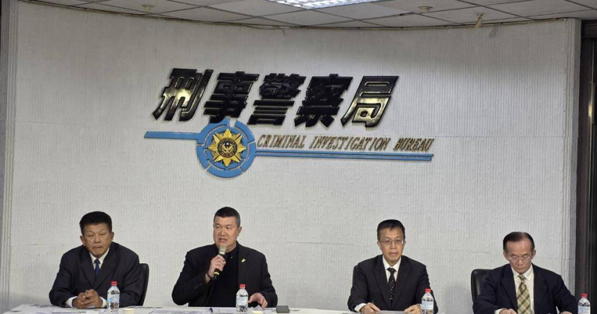 內政部次長馬士元至刑事局召開記者會，發布即日起對「小紅書」APP進行網際網路停止解析及限制接取措施。（圖／報系資料照）