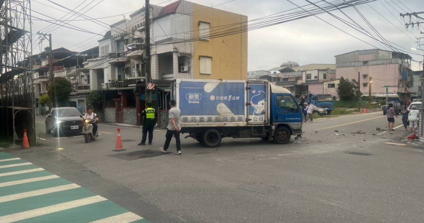 花蓮光復鄉路口貨車擦撞休旅車　女駕駛自行爬出脫困酒測突昏倒急送醫