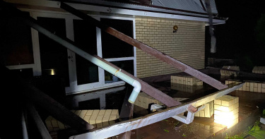熱帶氣旋塞洛亞強襲澳洲!3萬住戶斷電…他大驚:我家屋頂被掀了