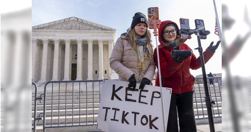 有不少TikTok用戶期盼可以恢復平台的使用。（圖／美聯社）