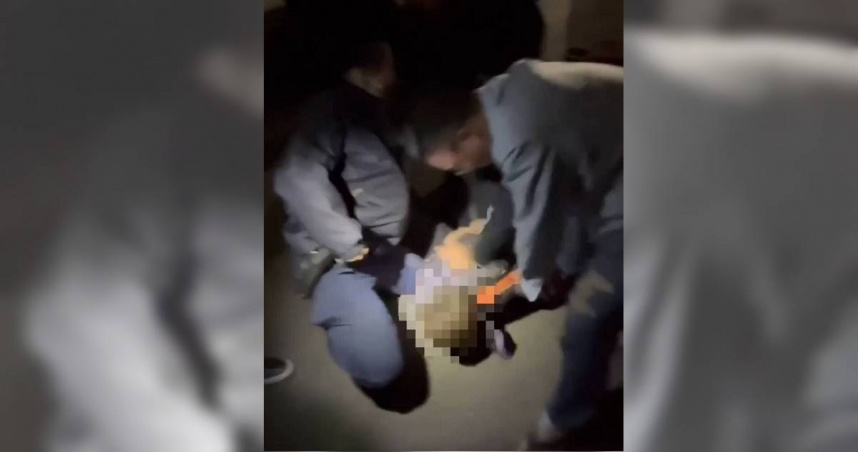 陳男不滿自己買毒錢不夠而被罵，竟持刀殺害洪男，並於21日凌晨落網。（圖／翻攝畫面）