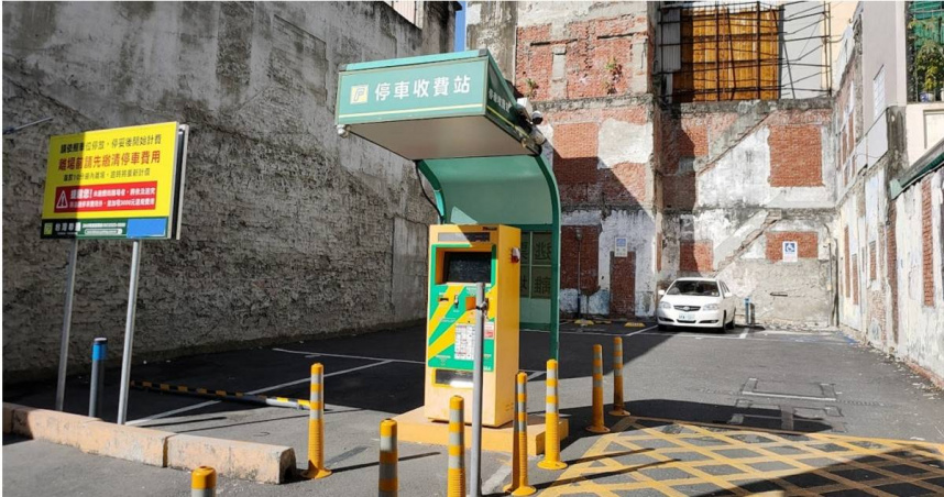 台南知名景點赤崁樓附近的一處停車場，假日單日收費上限高達1920元。（圖／擷取自Google Maps）