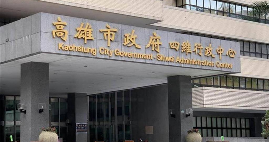 高市府2日傍晚發布最新人事異動，原海洋局長黃登福轉任府本部參事，局長一職由民政局副局長石慶豐接任，同時發布數名高階文官職位調整。（圖／報系資料照）