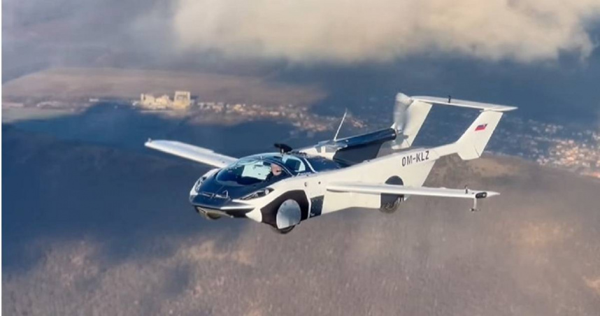 斯洛伐克的科技公司Klein Vision推出天車AirCar,預估將在2026年初正式量產上市。(圖/YouTube/KleinVision)