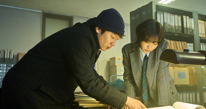 主演孫錫求笑稱自己得知真兇時超衝擊，金多美也興奮表示一看劇本就完全停不下來。（圖／Disney+提供）