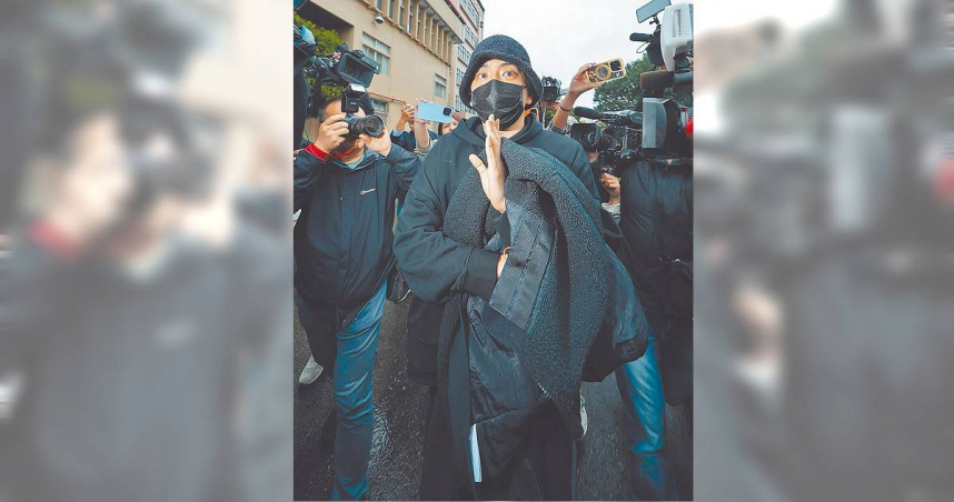 新北地檢署偵辦逃兵役集團，查出知名藝人王大陸（見圖）等役男請仲介協助佯裝隱疾逃避兵役，依《妨害兵役治罪條例》、《刑法》偽造文書等罪起訴28人。（本報資料照片）