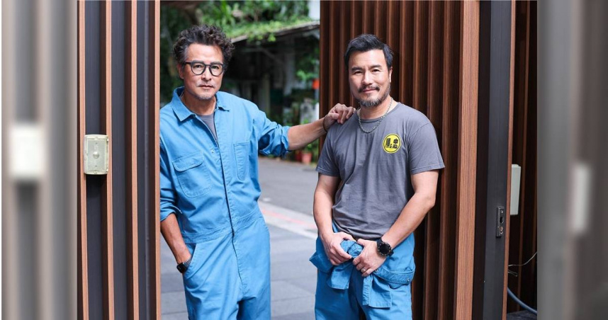 李銘順（左）、李銘忠分享與父母親相處的點點滴滴。（圖／陳俊吉攝）